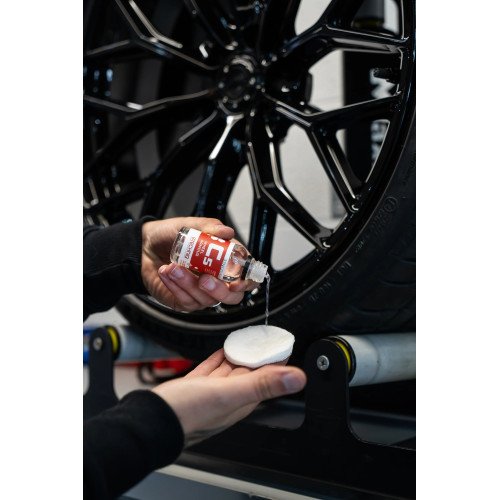 Protectie Jante si Etriere Gtechniq Wheel Coating Kit Protectie Jante si Etriere Gtechniq Wheel Coating Kit