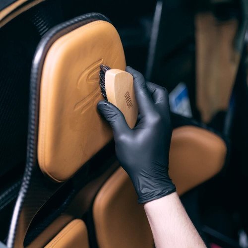 Perie Curatare Piele Auto Gyeon Q2M Leather Brush